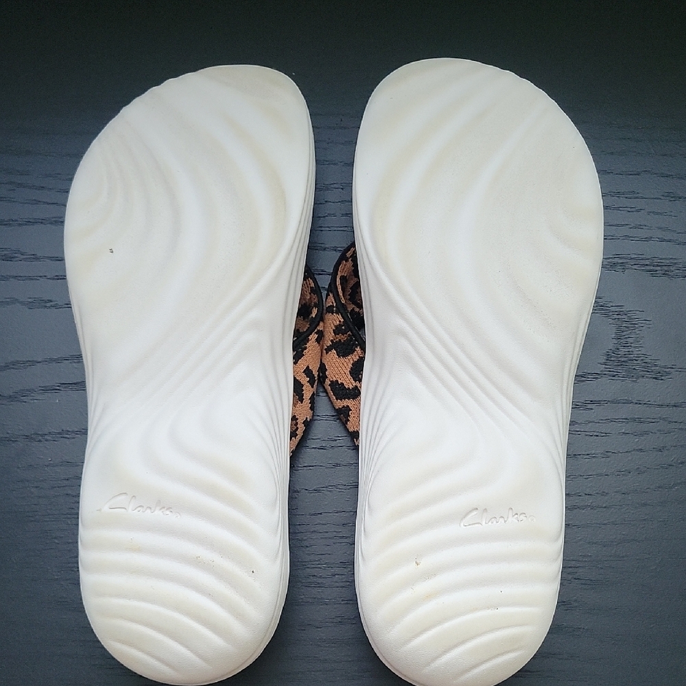 Cloudsteppers by Clarks Brown Sandals Comfortable Summer Footwear - Picture 2 of 2
